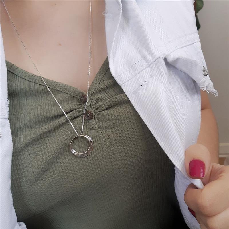 PINGENTE PRATA 925 CÍRCULO TORCIDO LIVRAI-ME DE TODO MAL