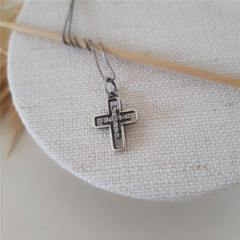 PINGENTE PRATA 925 CRUZ PEQUENA VAZADA COM PEDRA