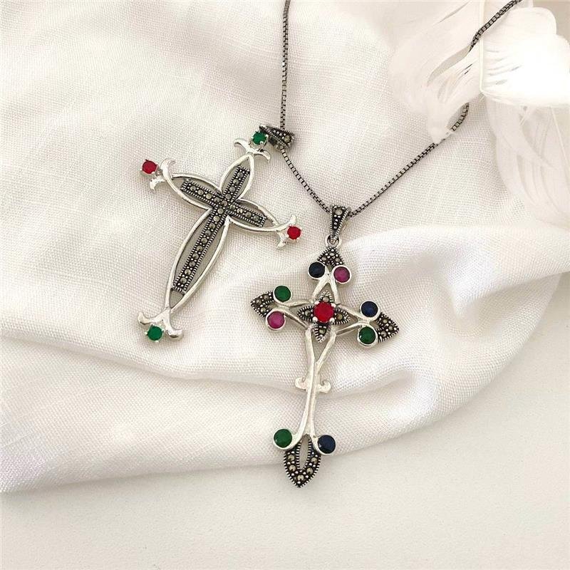 PINGENTE PRATA 925 CRUZ TRABALHADA COM PEDRAS