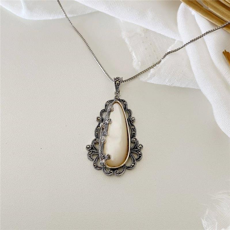 PINGENTE PRATA 925 GOTA COM RAMOS MADRE PÉROLA