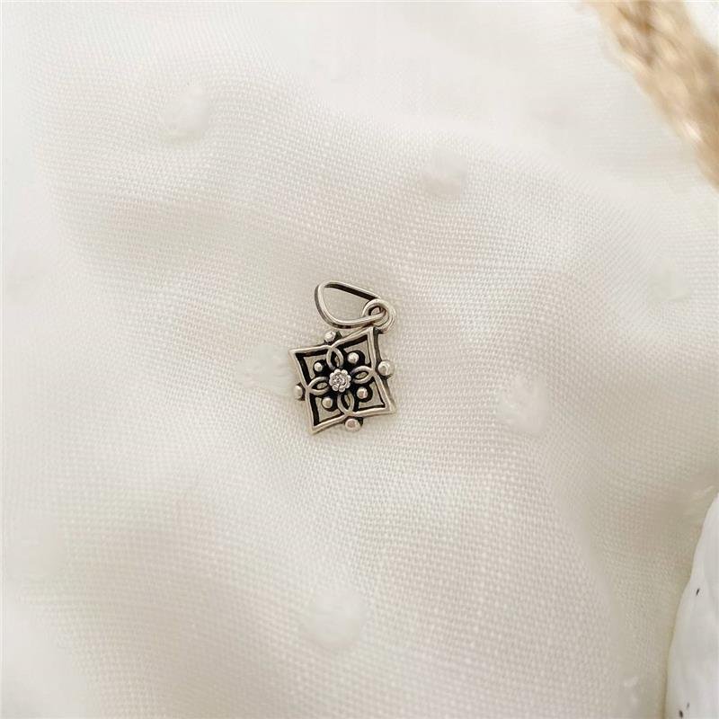 PINGENTE PRATA 925 LOSANGO FLOR