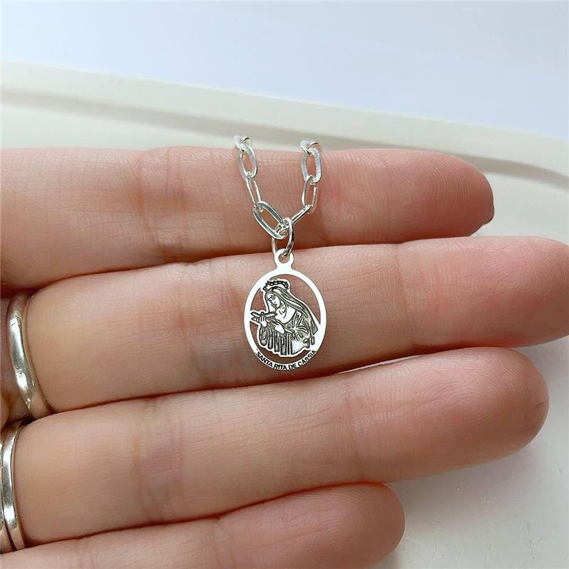 PINGENTE PRATA 925 MEDALHA OVAL VAZADA SANTA RITA DE CÁSSIA