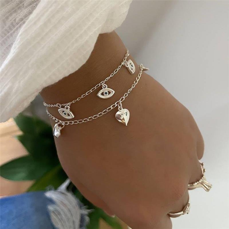 PULSEIRA CORAÇÕES PENDURADOS ABAULADOS 