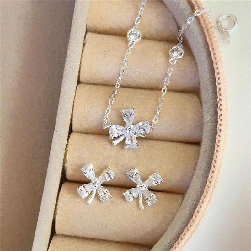 PULSEIRA PRATA 925 FLOR CRAVEJADA PONTO LUZ
