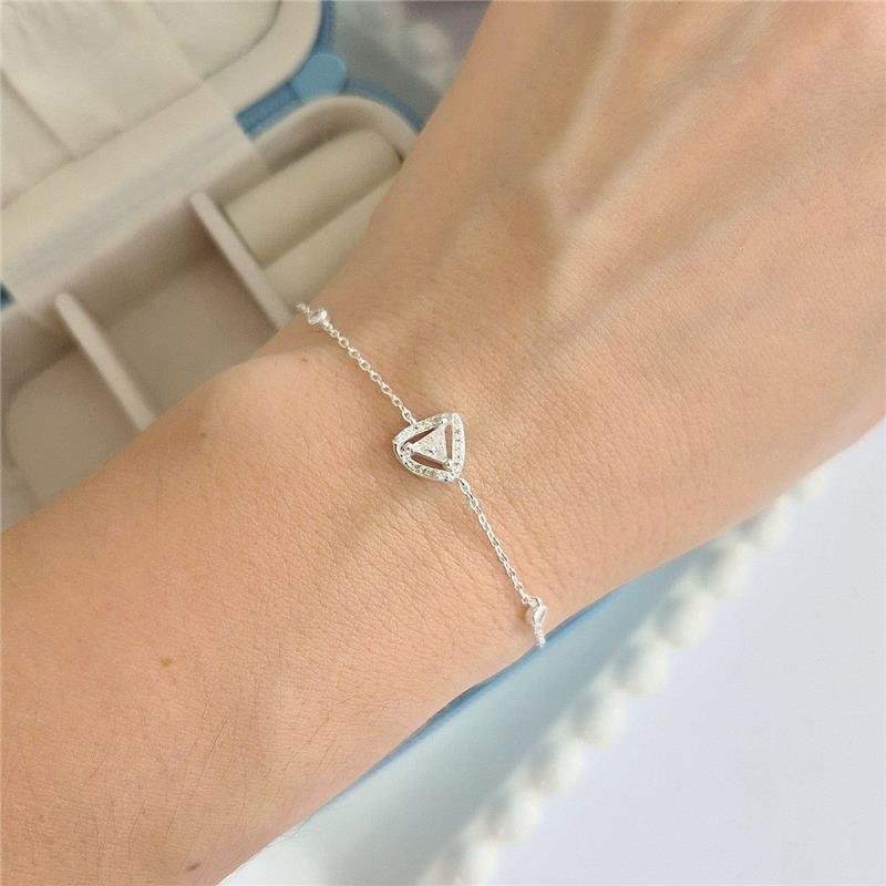 PULSEIRA PRATA 925 TRIÂNGULO CRAVEJADO PONTO LUZ